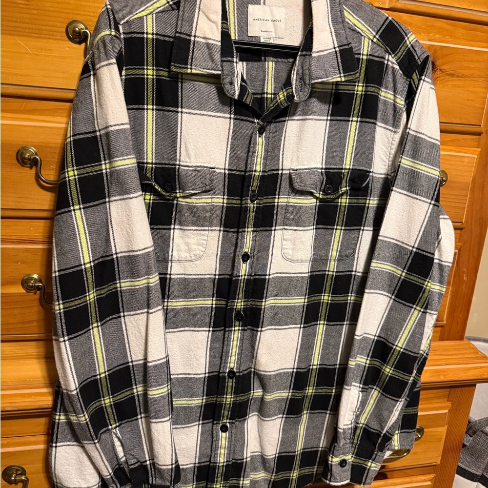 American Eagle Outfitters Black/White/Yellow Button Down Plaid Shirt Men’s XL